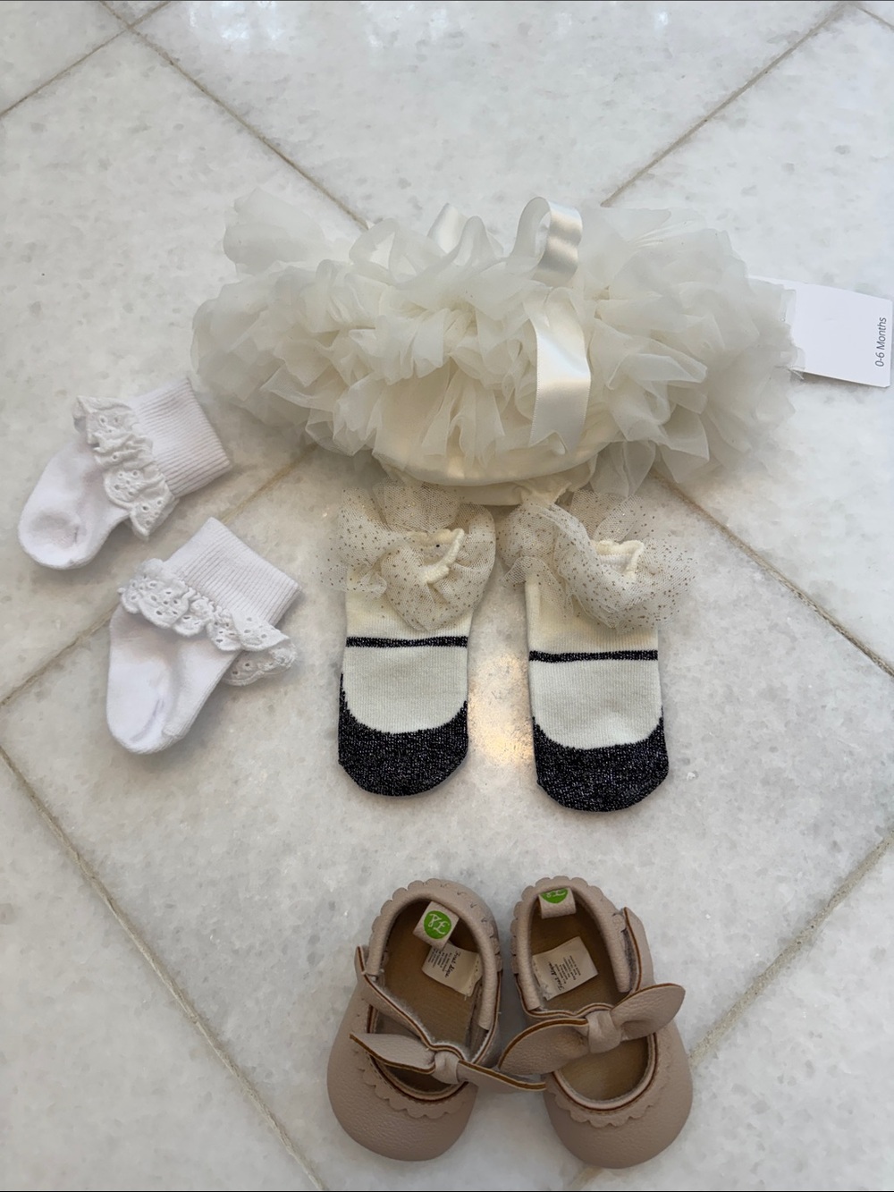 Kids Cream Tulle skirt 0-6M and Beige Bow Shoes Set , 0-3M